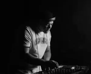 DJ-Feezol-–-Club-Haze-Derby-Afters-Set-Mix-April-20-300x300