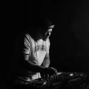 DJ-Feezol-–-Club-Haze-Derby-Afters-Set-Mix-April-20-300x300